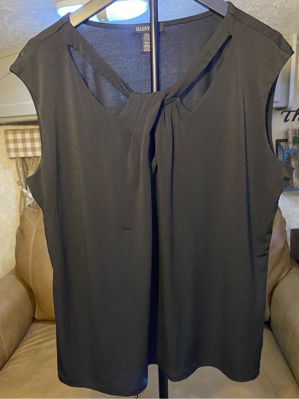 Ellen Tracy Black Twist Front Keyout Neck Top Cap Sleeve Stretch Size XL